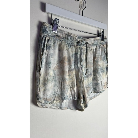 Onia Womens Lauren Short Silky Viscose Pull On Elastic Neutral Paint Sz M NEW - Picture 3 of 9